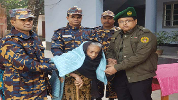 Ansar-VDP distribute winter clothes in Joypurhat