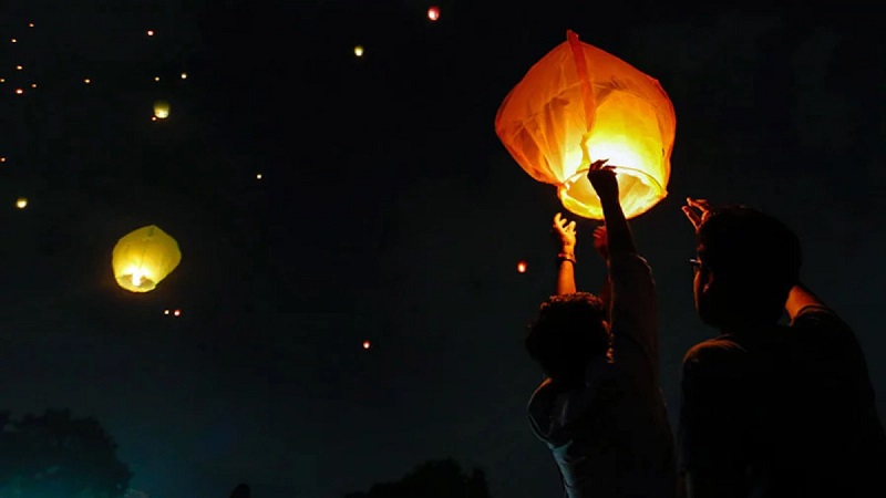 নিয়ম ভেঙে ২০২৩ পালন, ফানুসে ঢাকার দুই স্থানে আগুন নিয়ম ভেঙে ২০২৩ পালন, ফানুসে ঢাকার দুই স্থানে আগুন
