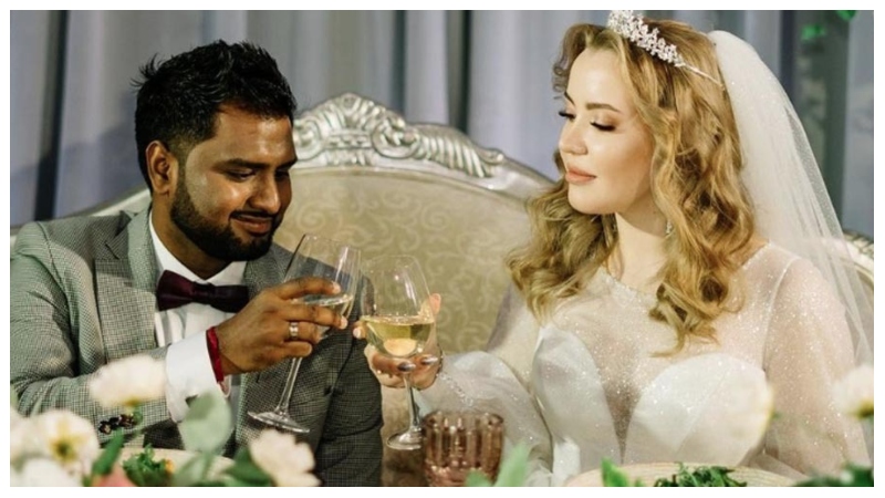 বি‌য়ে করায় লক্ষা‌ধিক টাকা পুরস্কার দি‌লো সরকার, ত‌বে শর্ত একটাই