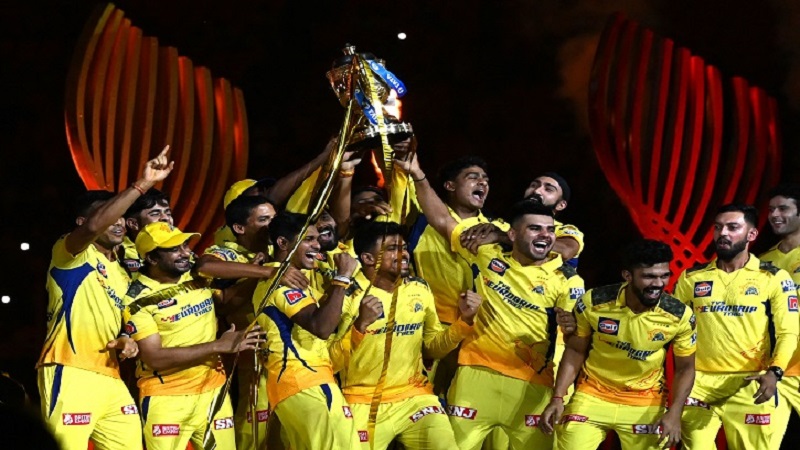 Chennai win fifth IPL crown as Dhoni eyes return next year