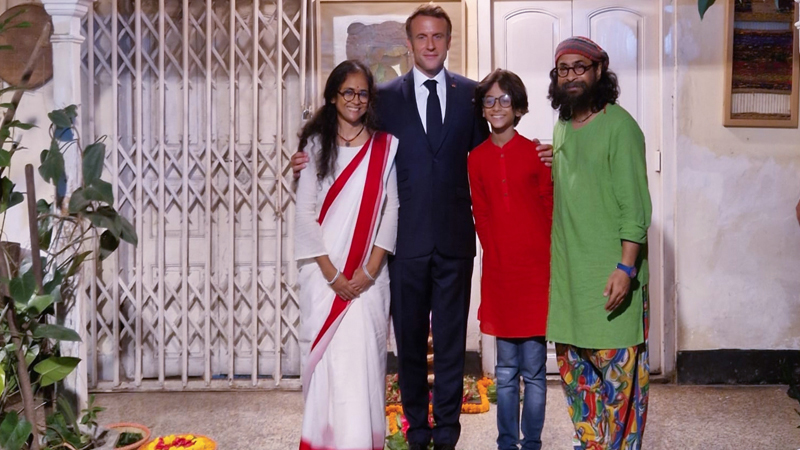 French President Macron Enthralls By ‘Joler Gaan’ Rahul’s Rendition