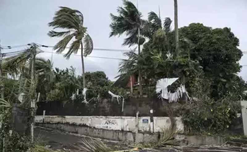 Cyclone Belal: Mauritius raises warning to maximum