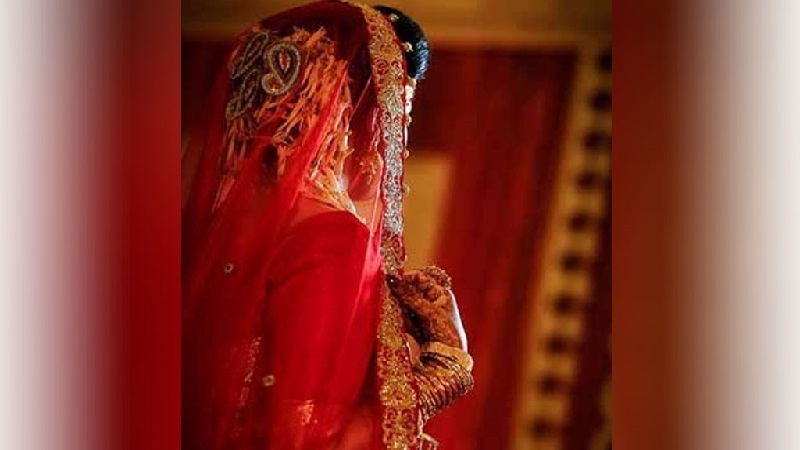 বাসরঘরে নববধূকে ধর্ষণ করল স্বামীর দুই বন্ধু
