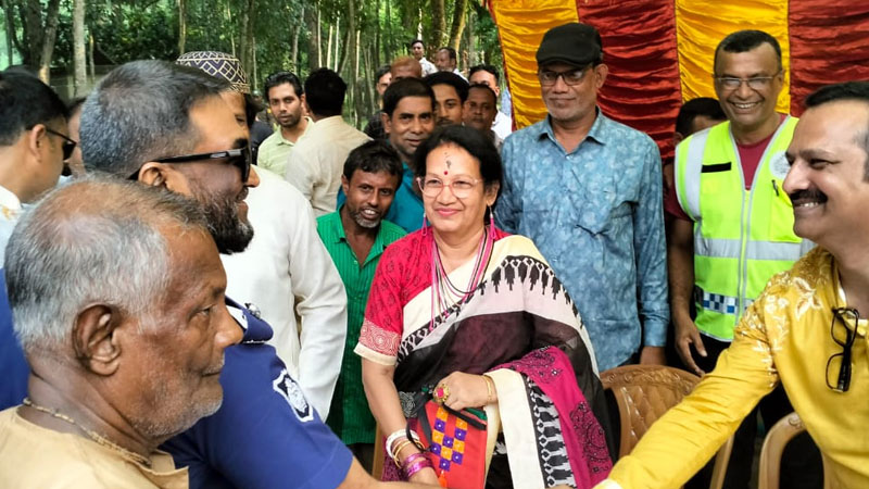 কালিহাতীতে পূজামণ্ডপ পরিদর্শনে জেলা পুলিশ সুপার