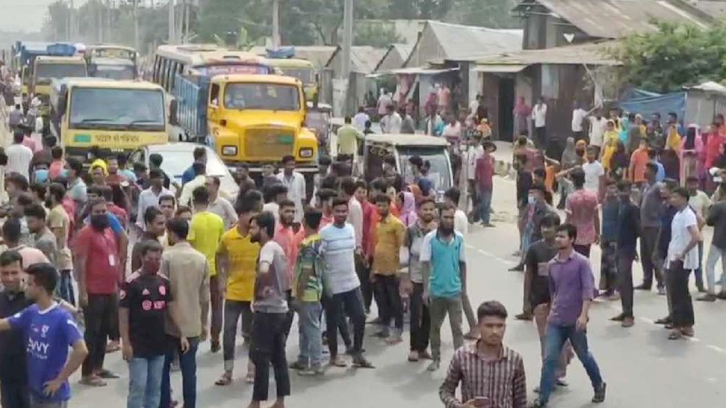 শ্রমিকদের ঢাকা-টাঙ্গাইল মহাসড়ক অবরোধ, যান চলাচল স্বাভাবিক