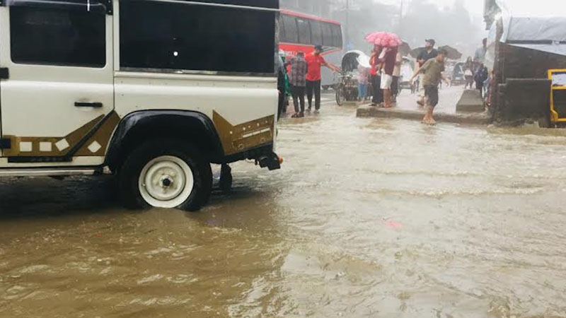 কক্সবাজারে হোটেলে আটকা হাজার হাজার পর্যটক