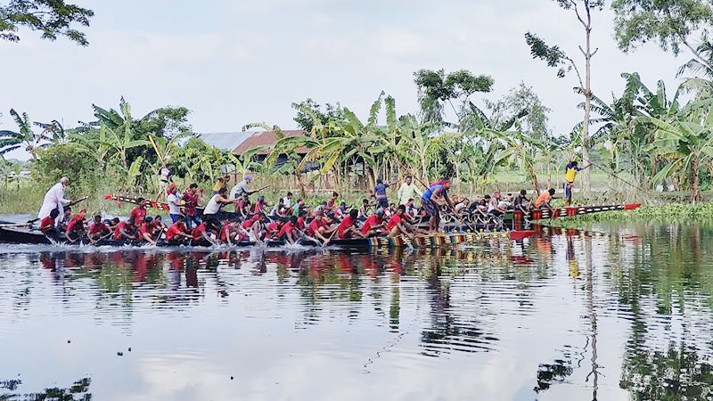 ‘আমাগো হাসিনা নাই, তাই নৌকা বাইচও নাই’